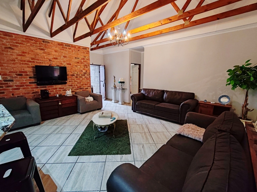 3 Bedroom Property for Sale in Mooivallei Park North West